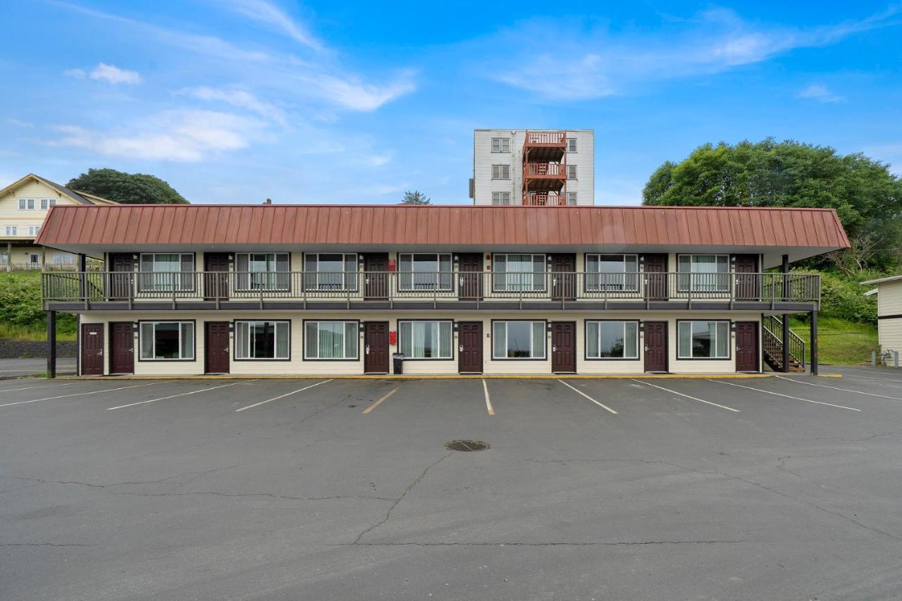Rivershore Motel 2*