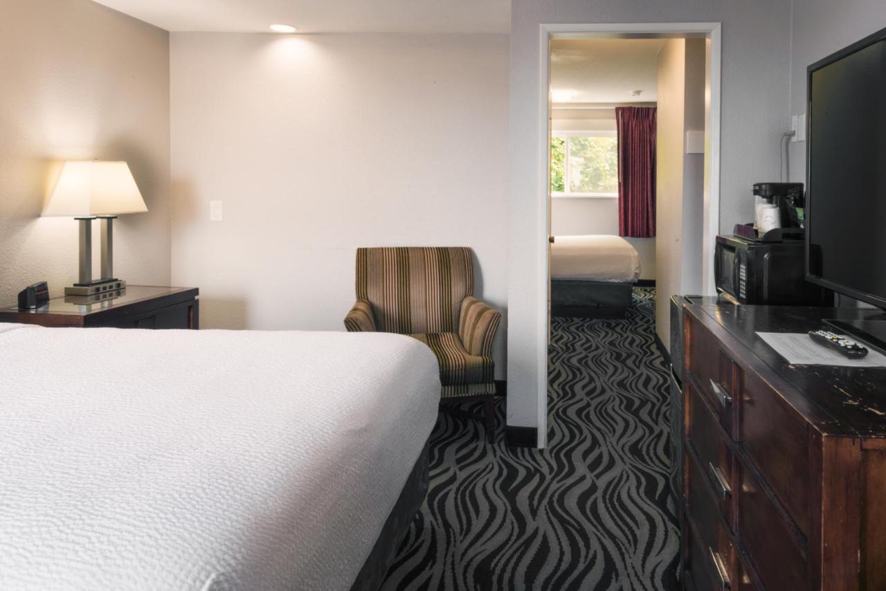 Rivershore Motel